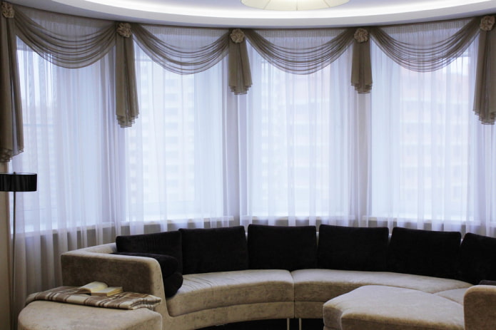 voile lambrequin à l'intérieur