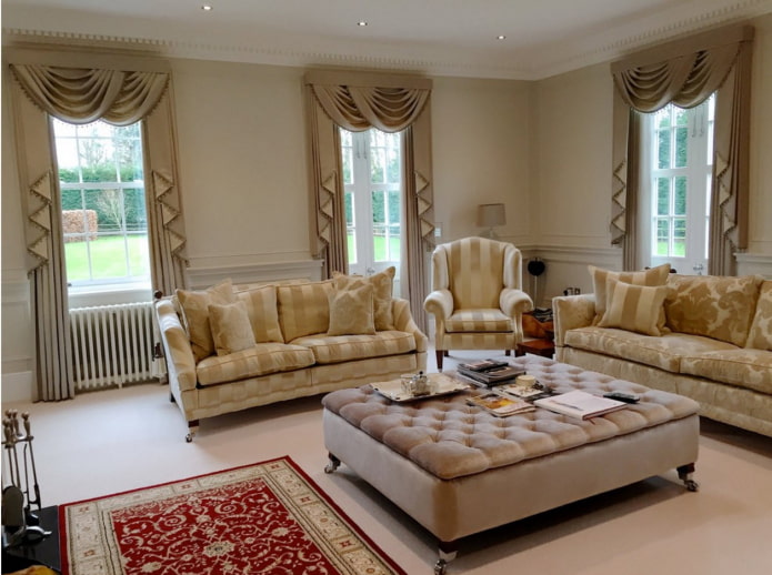 Lambrequin doux dans le salon