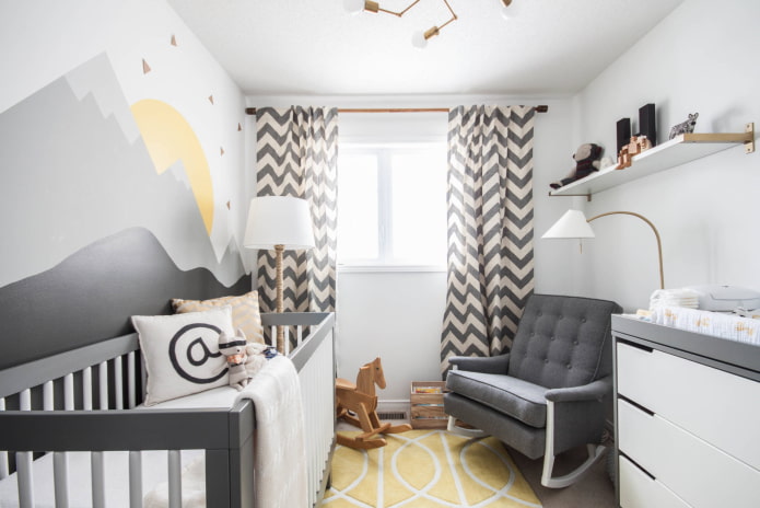 rideaux à imprimé zigzag dans la chambre d'enfant