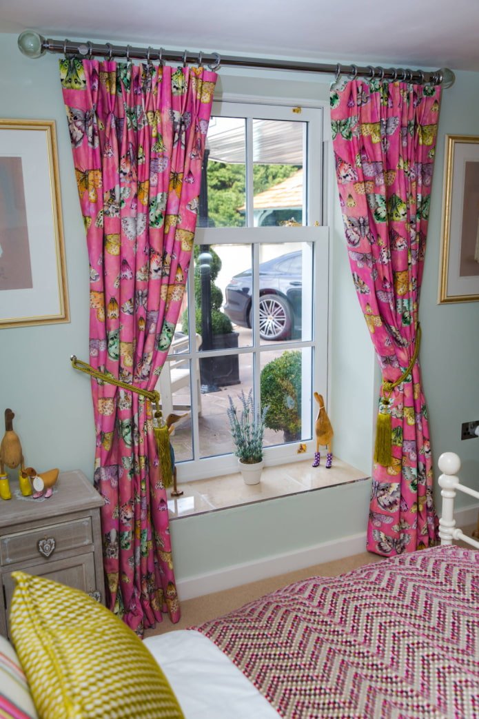 rideaux avec Papillons à l'intérieur