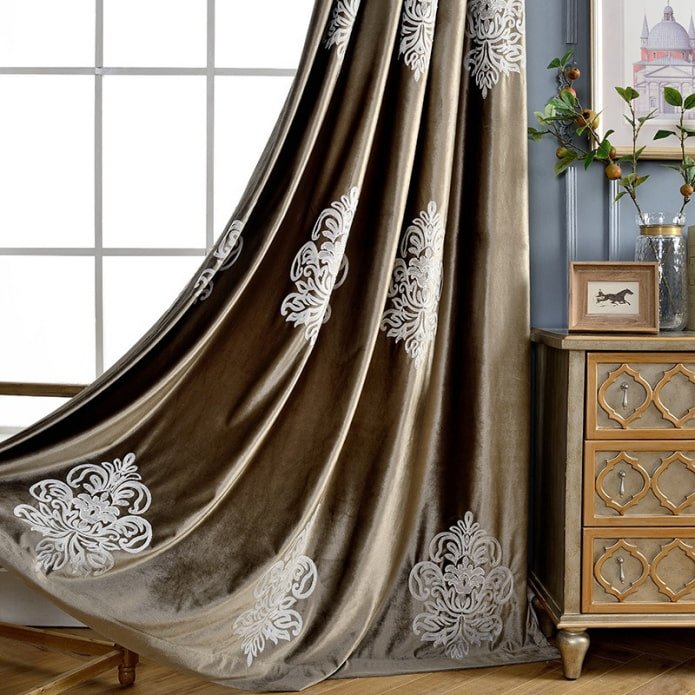 rideaux en velours à motifs