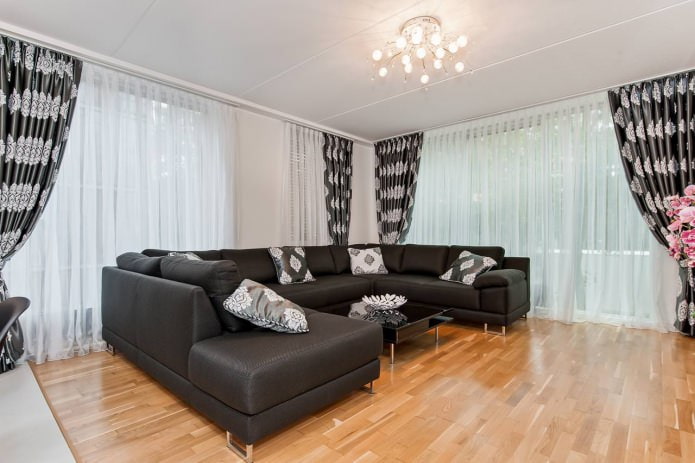 Rideaux noirs et blancs pour le salon