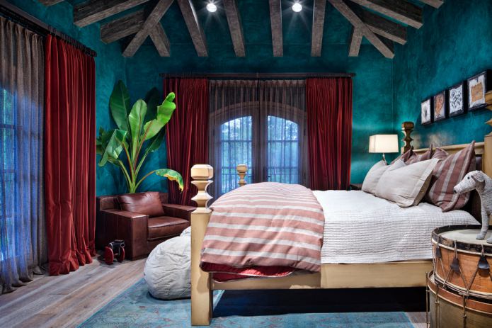 Voile sur rideaux dans la chambre