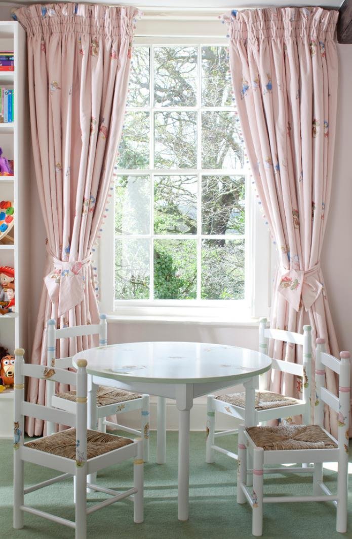 Rideaux roses pour enfants