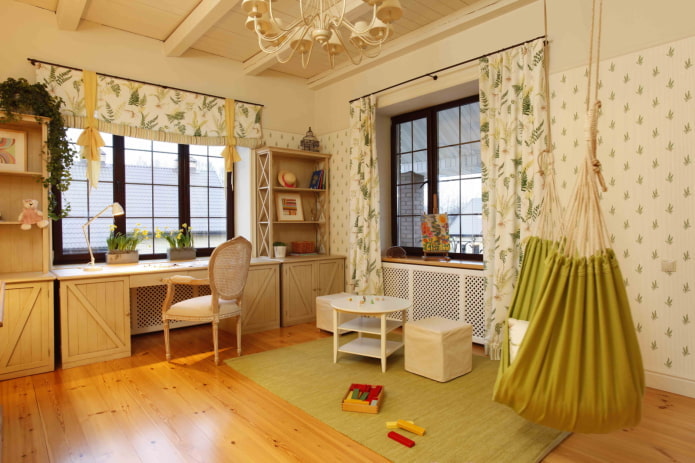 Rideaux dans une chambre d'enfant de style provençal