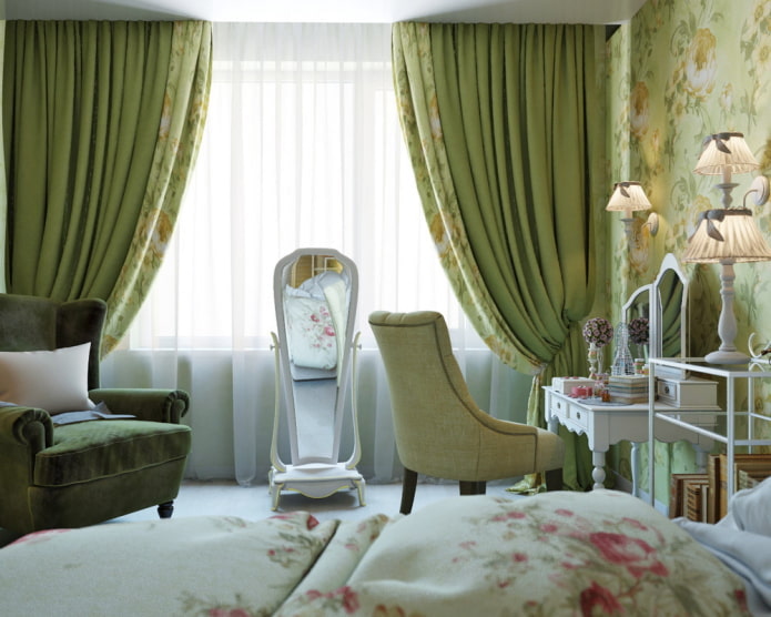 Rideaux verts dans une chambre de style provençal