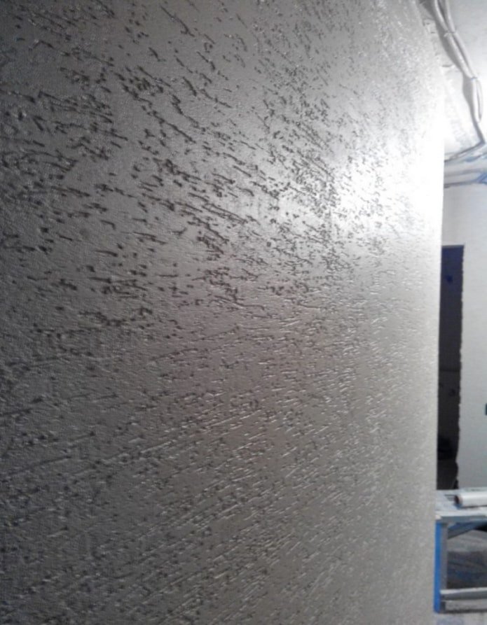 Revêtement des murs avec de l'enduit