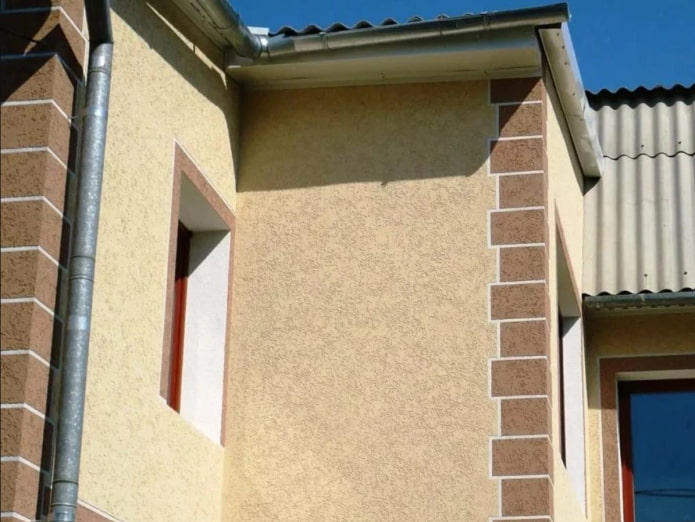 finition extérieure de la maison avec du plâtre