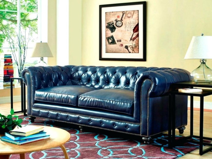 canapé en cuir bleu à L'intérieur