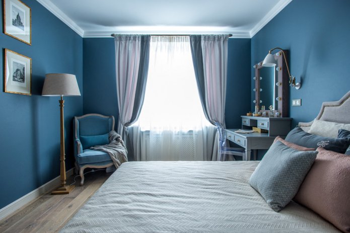 Rideaux dans la chambre
