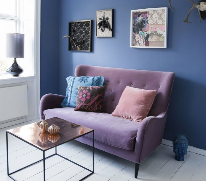 Intérieur bleu et violet