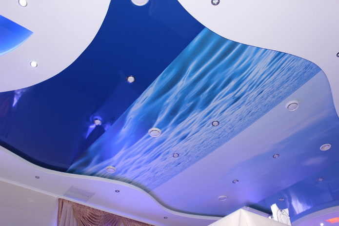Plafond tendu bleu avec impression photo