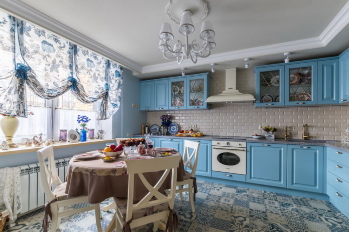 Cuisine aux tons bleus de style provençal