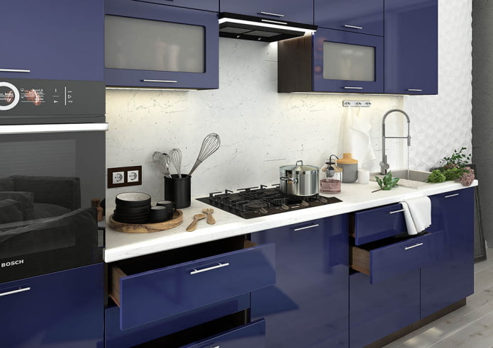 intérieur de cuisine dans les tons bleus