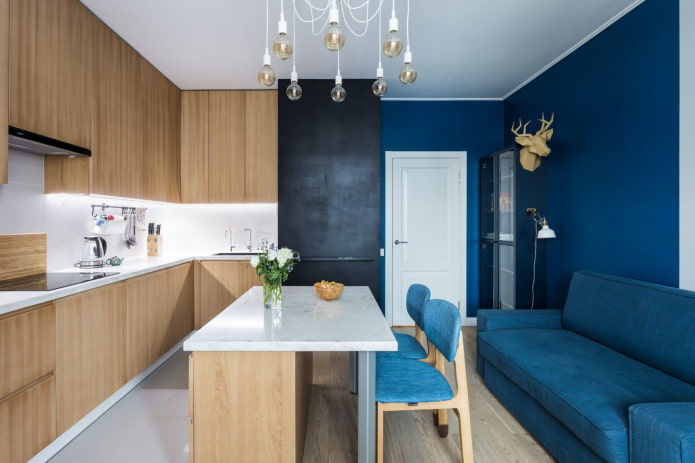 coin repas dans la cuisine aux tons bleus