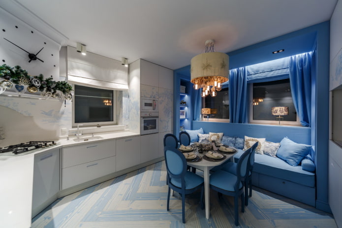coin repas dans la cuisine aux tons bleus