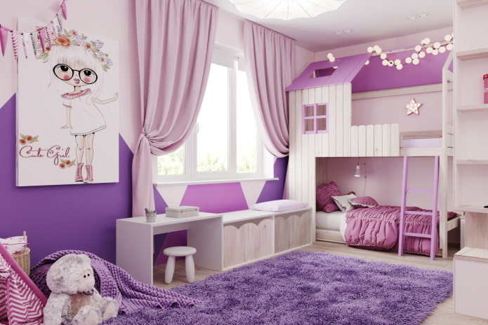 Chambre violette avec un lit-maison