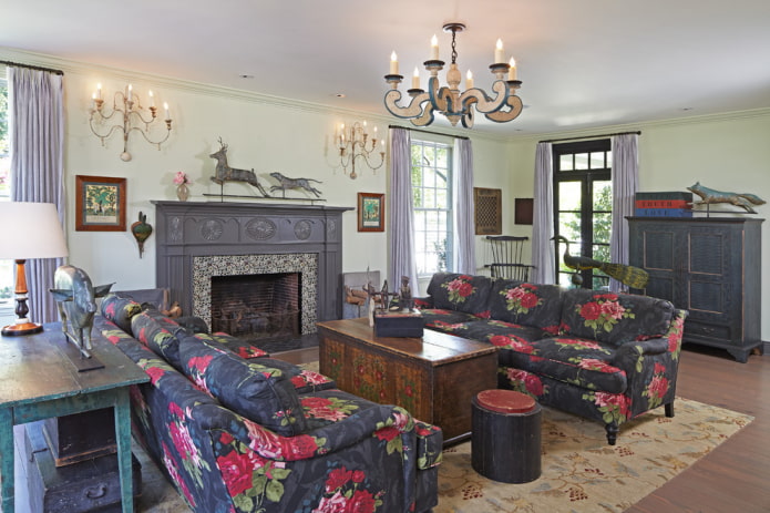Rideaux lilas clair dans le salon