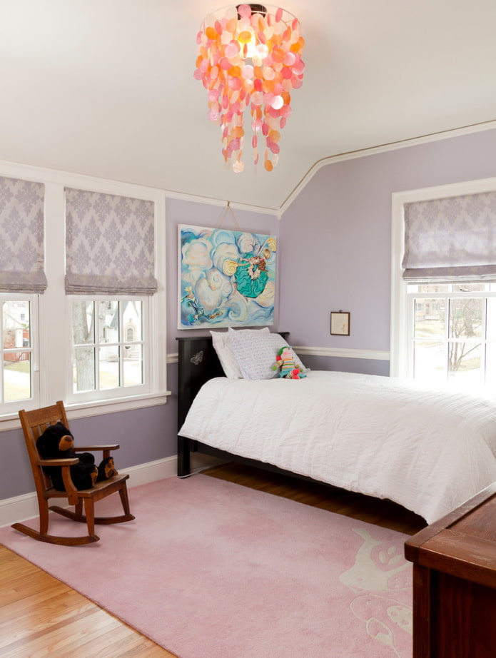Rideaux lilas clair dans l'intérieur