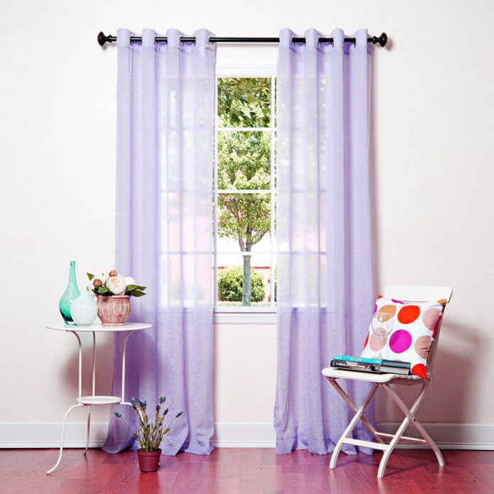 rideaux lilas à œillets