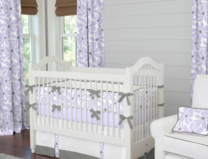 Rideaux avec une combinaison de lilas et de blanc