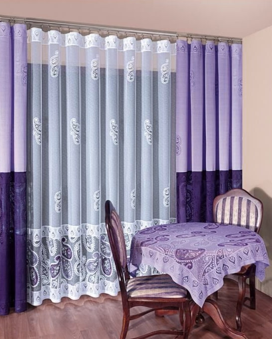 une combinaison de deux couleurs sur des rideaux