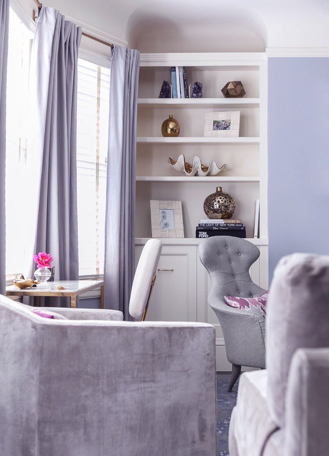 Rideaux lilas pâle à l'intérieur