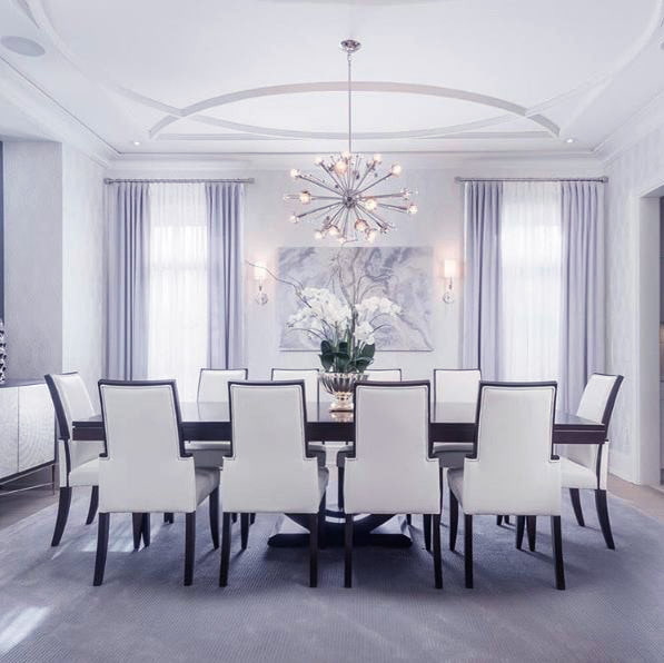 Rideaux lilas pâle à l'intérieur
