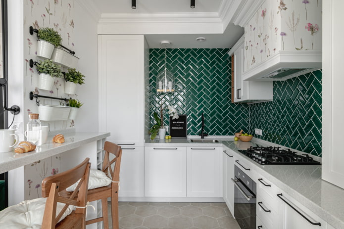 Tablier dans une cuisine scandinave
