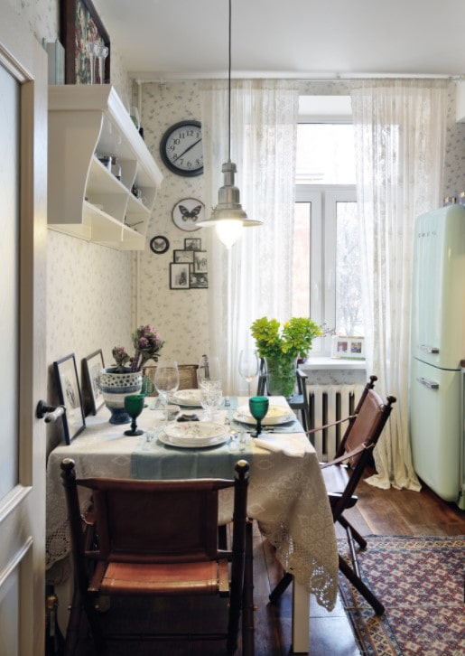 nappe de style soviétique