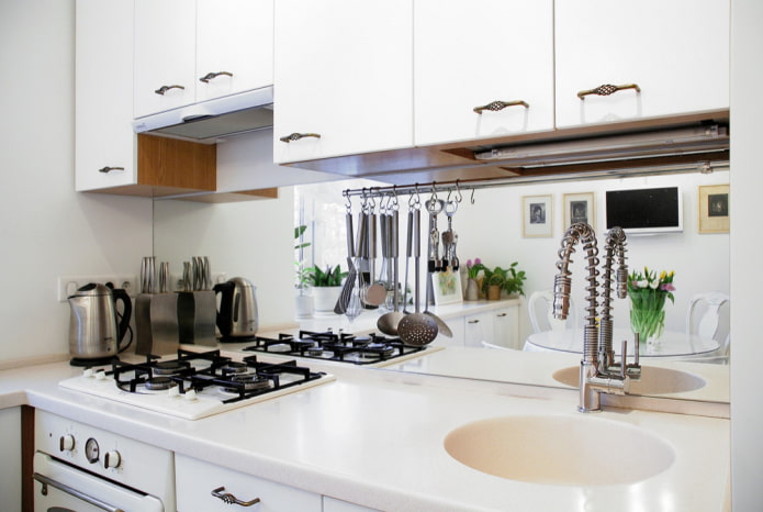 mirror splashbacks