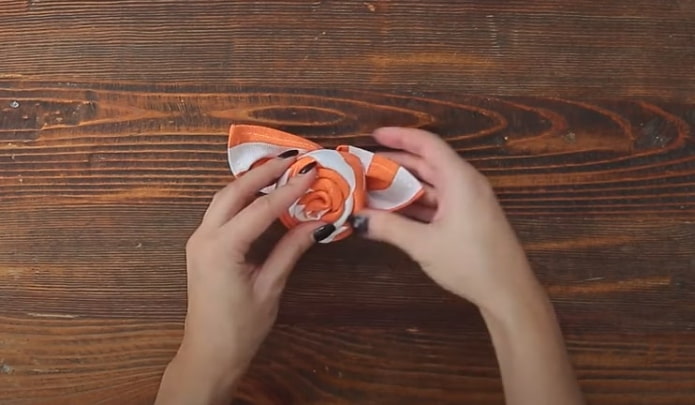 serviette fleur