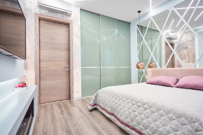 Combinaison de la couleur des portes et du sol dans une chambre