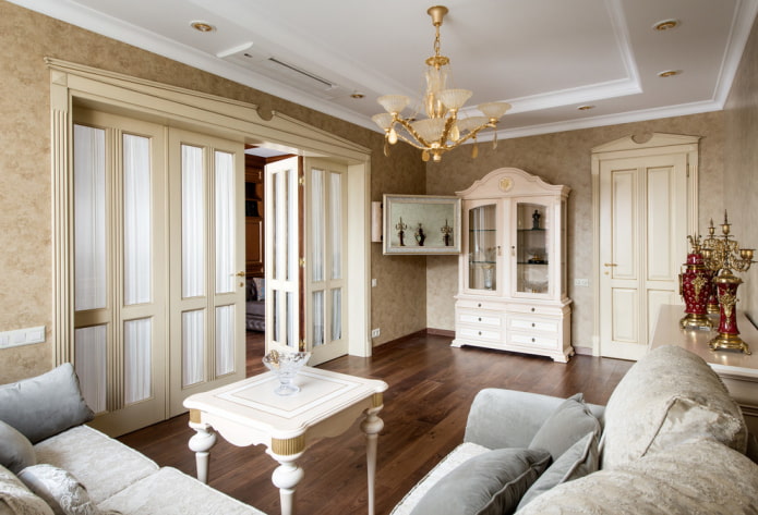 Portes claires et sol foncé à l'intérieur