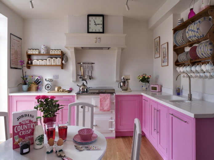 Combinaison de rose dans la cuisine