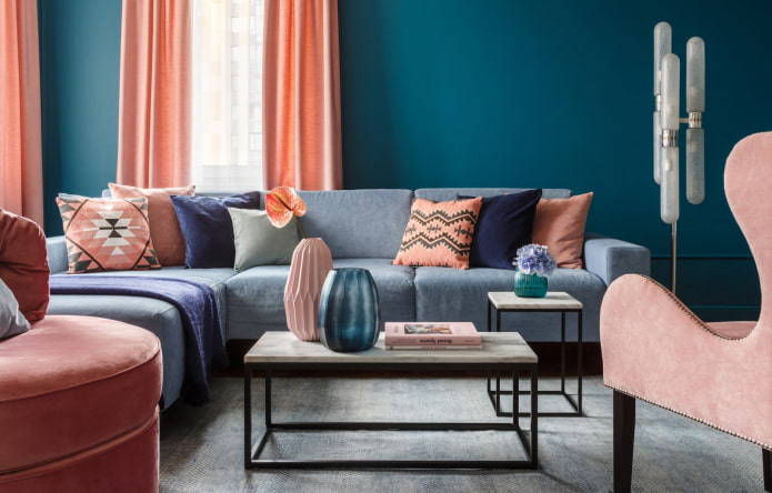 Combinaison de rose et de bleu à l'intérieur