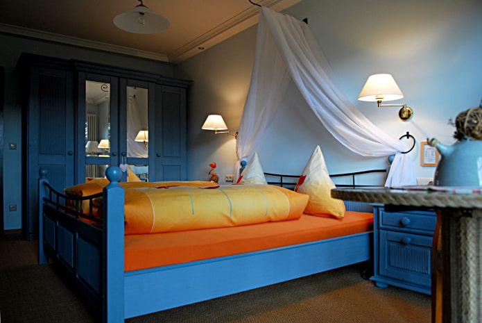 Chambre bleue et orange