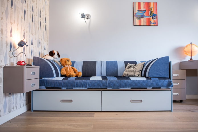 canapé dans une chambre d'enfant