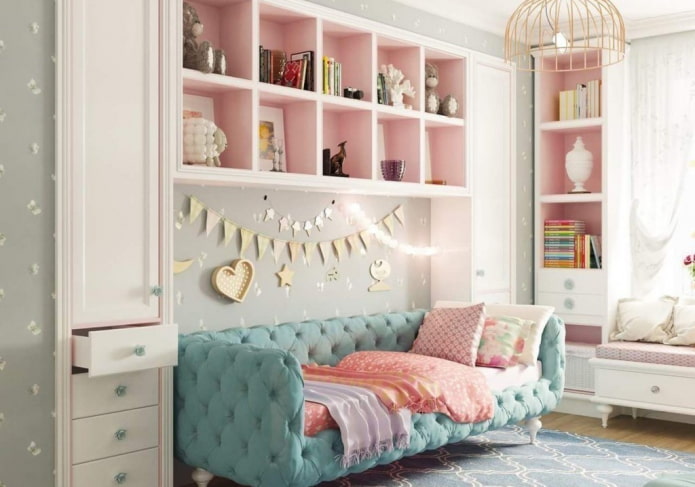 canapé avec attelage de calèche à l'intérieur