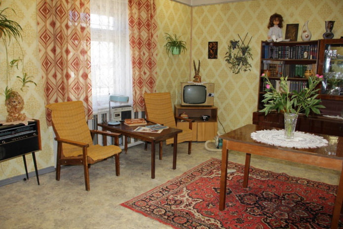 Intérieur de salon de l'ère soviétique