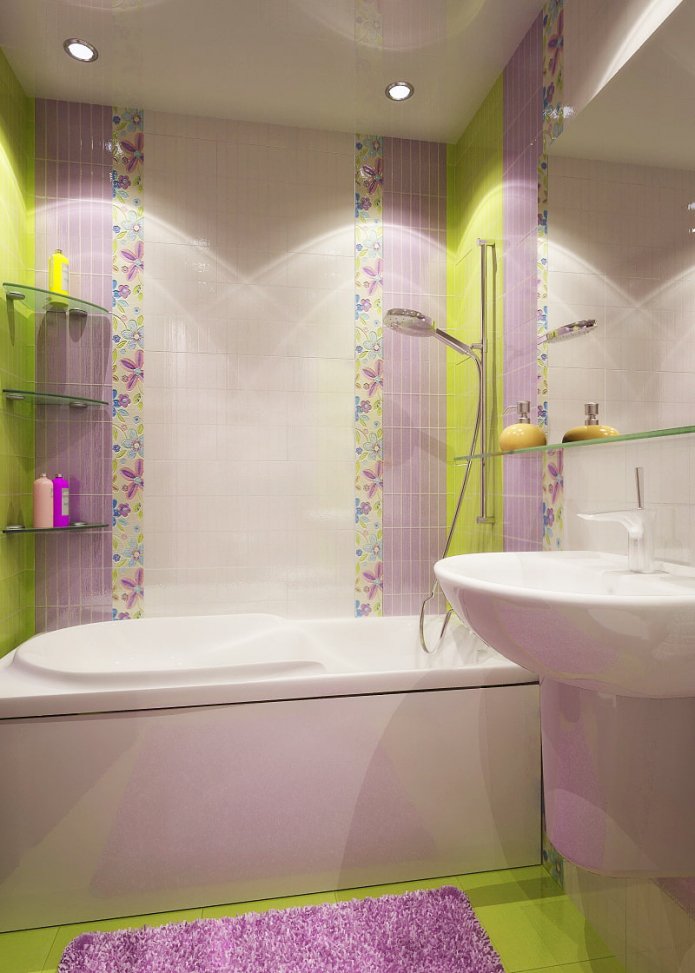 Décoration murale dans la salle de bain avec des rayures verticales