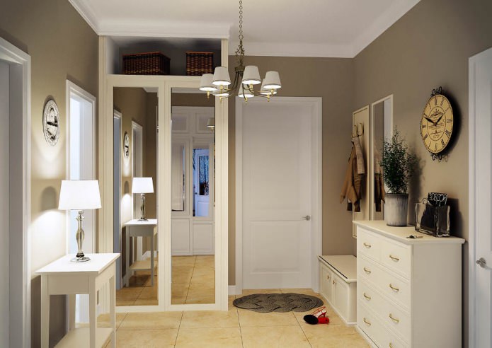Couloir avec horloge