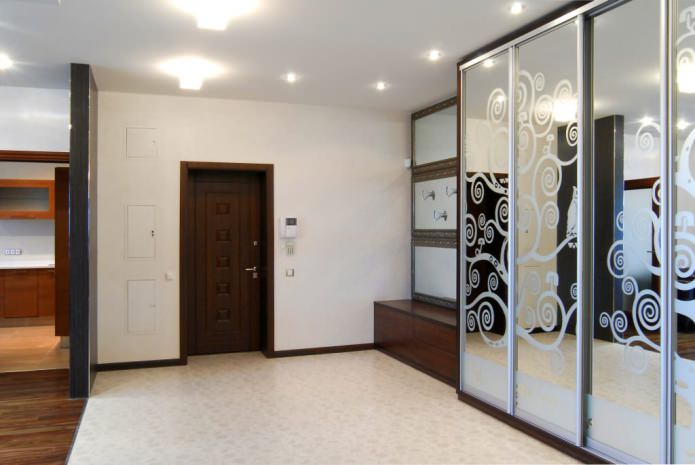 Façades d'armoire coulissantes avec sablage