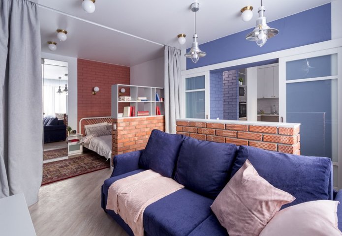 Zonage avec des rideaux à l'intérieur de la chambre-salon