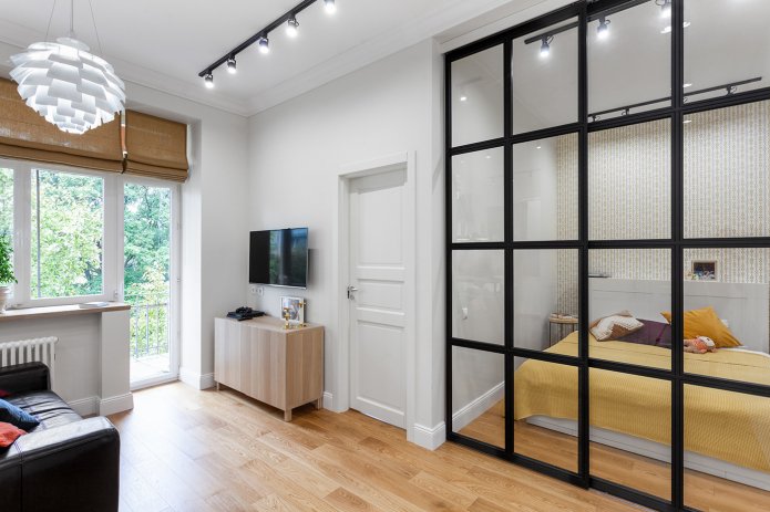 Cloisons coulissantes à l'intérieur de la chambre-salon