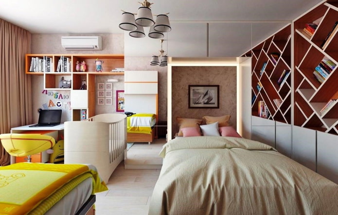 Espace enfants à l'intérieur de la chambre des parents