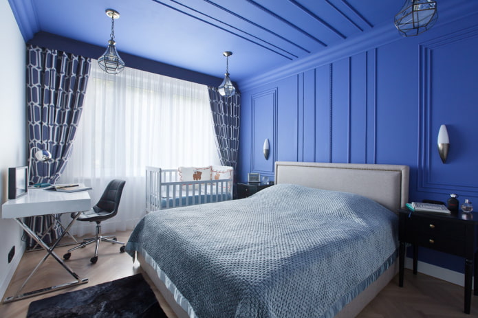 Espace parents dans une chambre combinée avec une chambre d'enfant