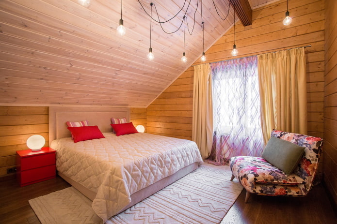 Aménagement d'une chambre mansardée