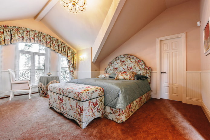Schéma de couleurs de la chambre mansardée