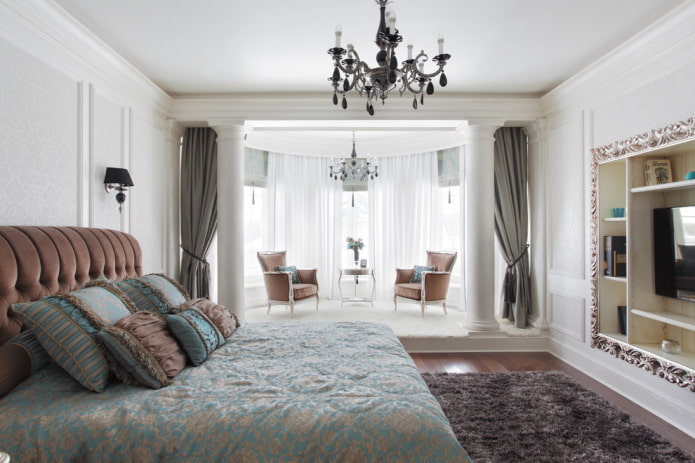 Chambre avec balcon de style classique